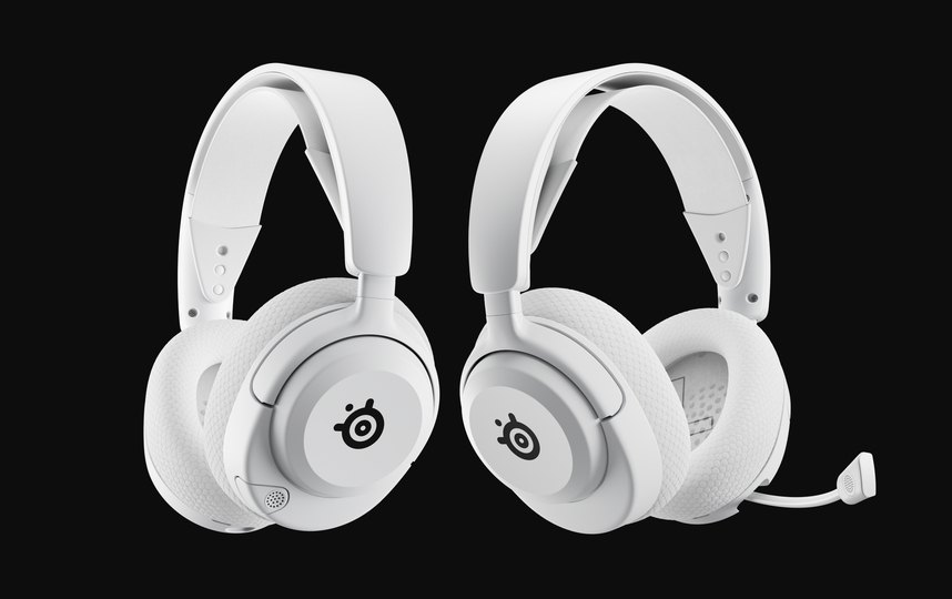 An image of headset Arctis Nova 5P from two angles.