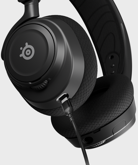 Arctis Nova 7 headphones with intention to show USB-C connection.